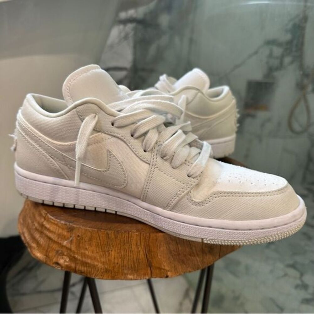 Jordan 1 Low Spruce Aura (W) 8.5 linen upper women’s sneakers